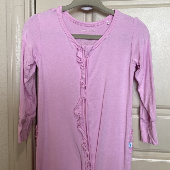 Posh Peanut Ruffle Footies - Picture 2 of 7